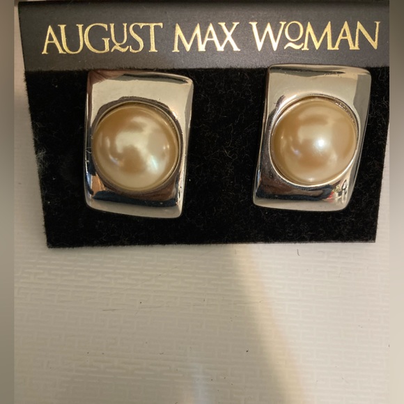 VINTAGE PEARL SILVERTONE CLIP-ON EARRINGS - Picture 2 of 3